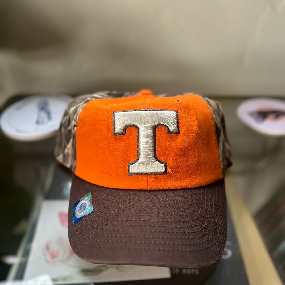 Tennessee Volunteers x Mossy Oak Shadow Grass Camo Strapback Dad Hat